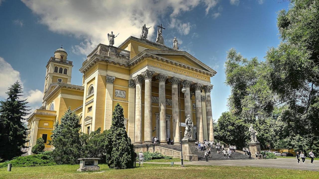 Oliaparman Apartman Eger Kültér fotó